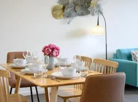 Modern Comfort Hurstville 2BR Wifi Train Business