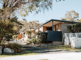 Kooringal - Your Home by the Ocean in Bicheno, готель у місті Бичено