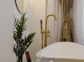 Eden Central Boutique Suites - Garden & Spacious Apartments