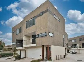 Stunning 2Bdr Family townhouse at Keilor East TF1Belle25