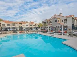 Family Getaway w Tennis & BB Court - Self Check-In - King Beds - Parking - H2167