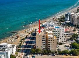 Luxury Stay at Mackenzie Beach with Private Parking and Balcony