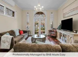 Pembroke - CBD, Elegant & Character Filled Stay