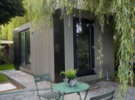 Containers am&eacute;nag&eacute; au c&oelig;ur des chants des grenouilles, glamping em Hotton