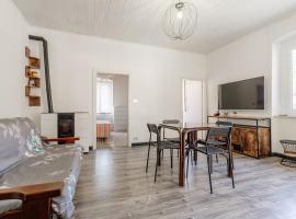 house with garden, two rooms, hotel v destinaci Recco