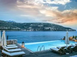 Εn Plo Luxury Suites