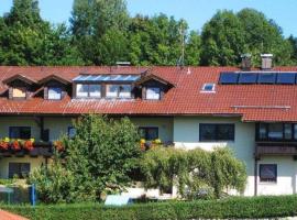 Ferienhaus Evi, Hotel mit Parkplatz in Bischofsmais