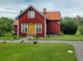 Rural 19Th Century House Near Götlunda