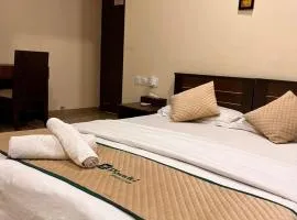 Pinaki Comfort Stay Malad - Near Nesco & Oberoi Mall
