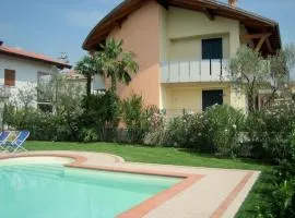 Small residence with swimming pool and 8 lovely apartments