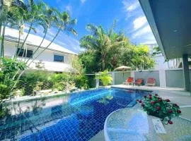Cozysea Pool Villa 4 bedrooms 5 bathrooms with private pool garden villa near the Jomtien beach