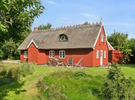 Historic Farmhouse In Ellinge Lyng, hotel in Højby