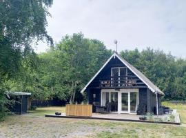 Renovated Home Near Beach, hotel en Ørsted