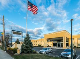 Comfort Inn Medford-Long Island, hotel in Medford