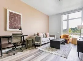 Blueground Downtown rooftop nr Marymoor Park SEA-896