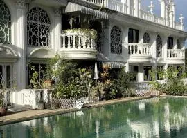 Central of Bangkok First White Room