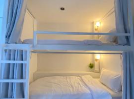 Nomad Stay Hostel with Coworking Space, albergue en Chaweng