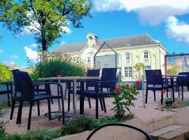 Hôtel JurJura, hotel in Dole
