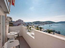 Apartments in Rogoznica 36019, hotel in Rogoznica