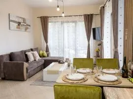 Stylish Flat with Free Pool Access, Bendita Mare by Flat Mаnаger