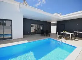 Sunny Villa Near Óbidos w Beaches