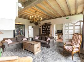 Beernem Farmhouse with Pool, hotell i Beernem