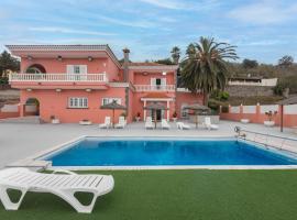 4BR Chalet El Romero-Private Pool, Barbecue & Chill、アルカスのホテル