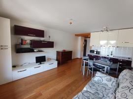 Appartement tout confort 4 pers, parking, vue village - FR-1-445-28, hotel v destinaci Montgenèvre