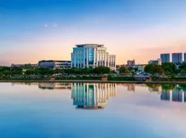 Guangzhou Elegant International Hotel Panyu Square Metro Station Branch - Free Shuttle Bus to Canton Fair Complex During Canton Fair Period & Free Deliver Service to Guangzhou Baiyun International Airport