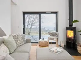 Isle of Skye, lodge for two with hot tub