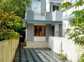 Peaceful Vacation Home Near the City
