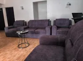 HILACHRIS APARTMENTs, 3bed Guest house
