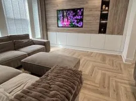 Seaside Retreat Luxury Apartment