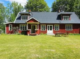Secluded Greenery Retreat-By Traum