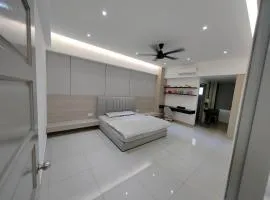 Nicole Homestay