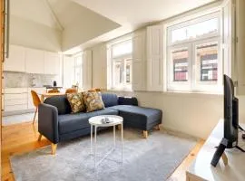 Magnolia 5 Luxury with AC Metro Downtown Porto