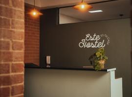 Central Hostel Metro10、グアテマラシティの駐車場付きホテル