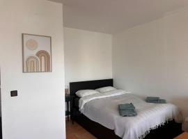 Stylish Studio, Düsseldorf Messe, hotel in Neuss