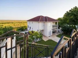 Anja D Apartments