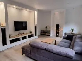 Summer 2026 Designer villa in nature in Céret