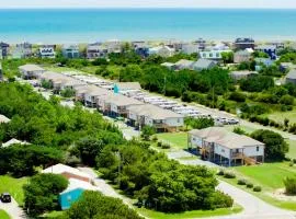 Watermen's Cabana 2C - 3-bedroom, 2-bathroom apartment - Walk to beach and access to REAL Watersports