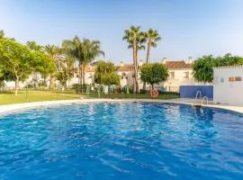 Stunning Home In Caleta De Velez