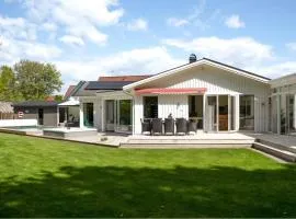 Beautiful Home In Torekov
