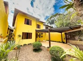 Espaço gourmet e home-office na Granja