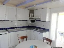Chalet cosy à 400m de la plage avec terrasse et parking - 2 chambres, 4 pers. - FR-1-784-17