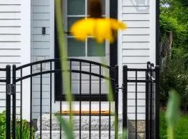 Whalers Rest A Bright and Historic 2BR Flat in Stonington Borough