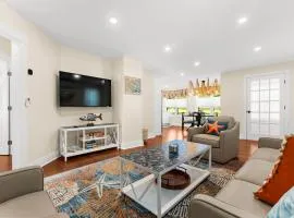 Whalers Rest, Historic Flat Near Harbor, Beach and Mystic