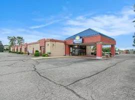 Days Inn & Suites by Wyndham Mt Pleasant