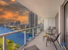 Infinite Views - Private Balcony -Poolside Bliss Near the Beach