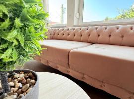 Cozy living in Lingen with Chesterfield flair, hotel in Lingen